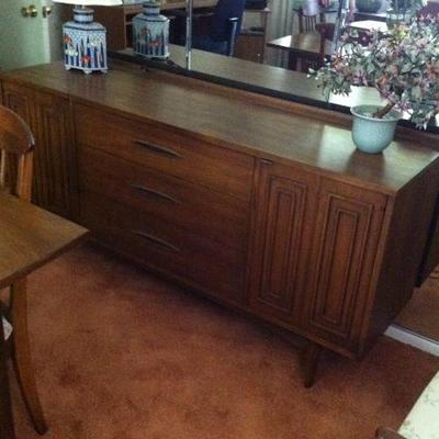 Broyhill Sculptra Buffet -Mid-Century Modern - Mint Condition